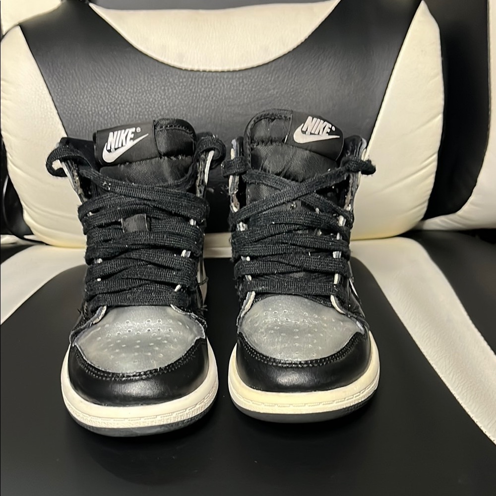 Jordan 1 Retro High OG TD Black and Silver Toe Toddler Size 11C Sneakers